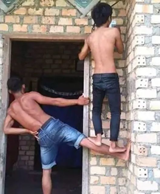 Momen lucu kerja sama saat bekerja © 2023 brilio.net