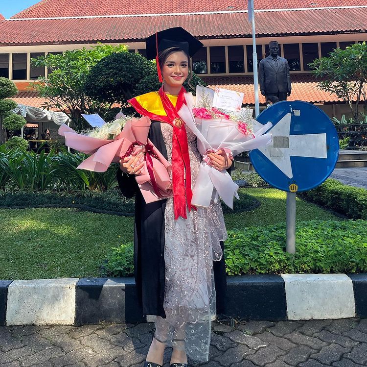 Dindit Suami-Suami Takut Istri © berbagai sumber Dindit Suami-Suami Takut Istri © berbagai sumber