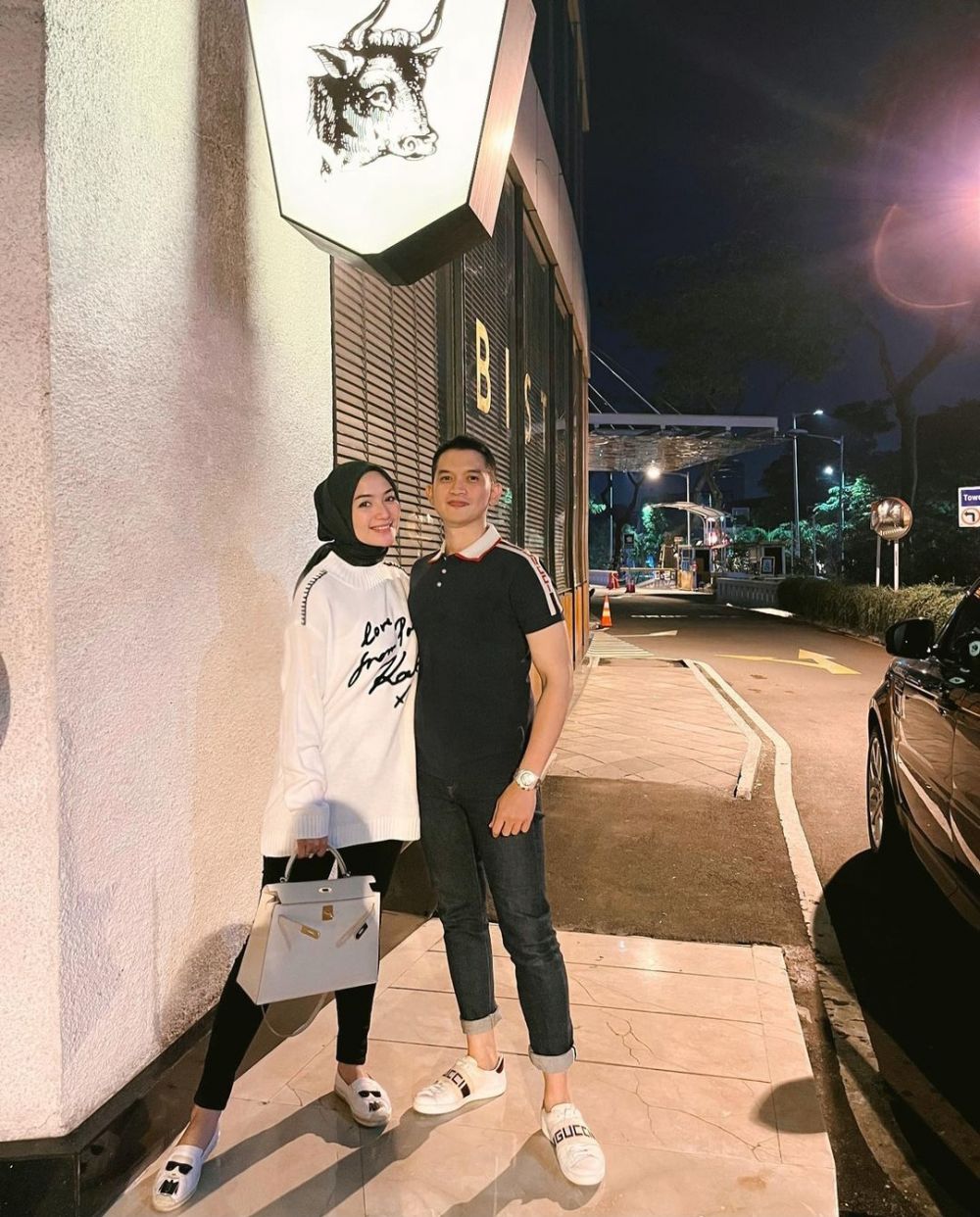 Seleb kepincut sahabat sendiri hingga menikah © 2023 brilio.net Seleb kepincut sahabat sendiri hingga menikah © 2023 brilio.net