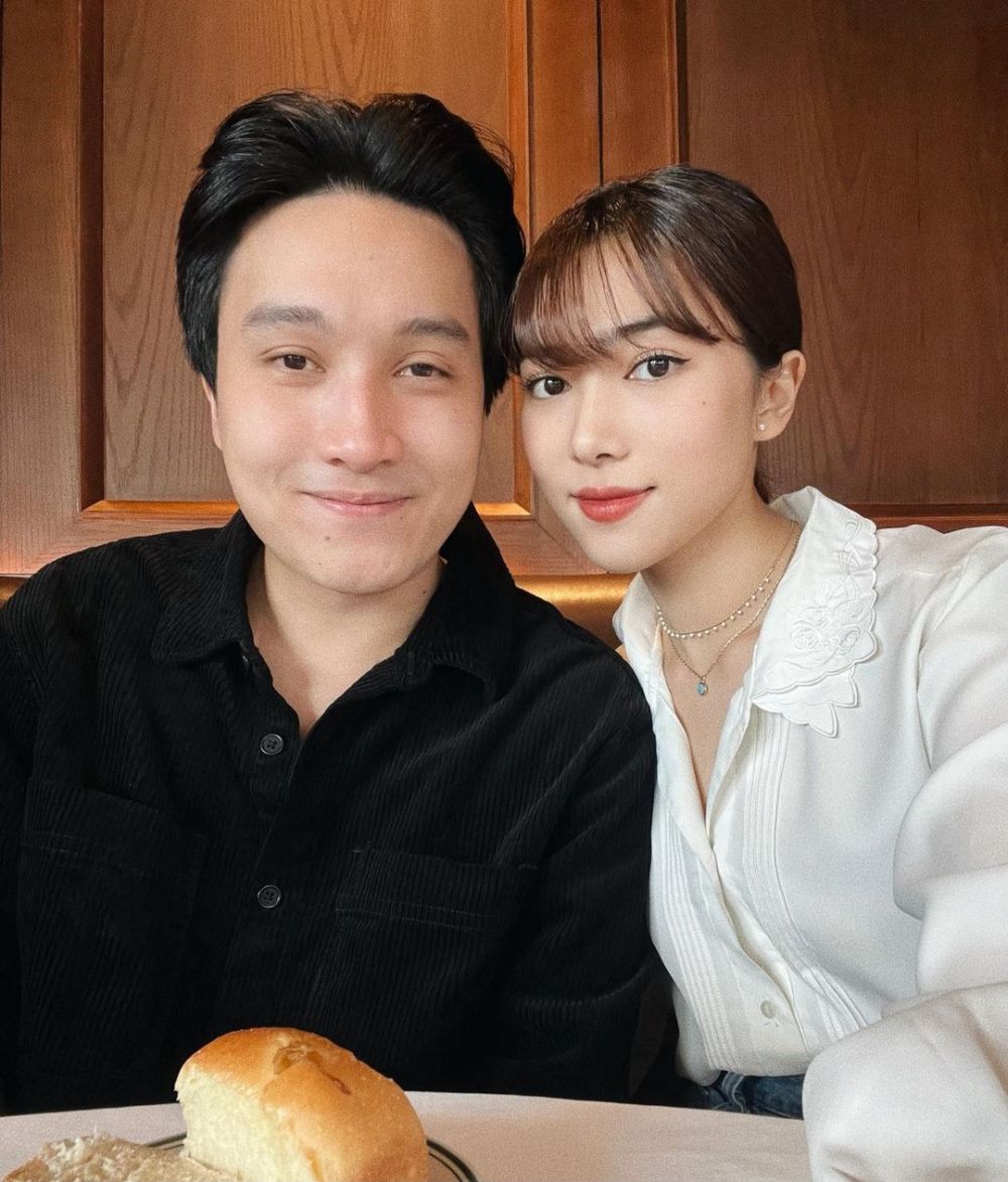 Seleb kepincut sahabat sendiri hingga menikah © 2023 brilio.net Seleb kepincut sahabat sendiri hingga menikah © 2023 brilio.net