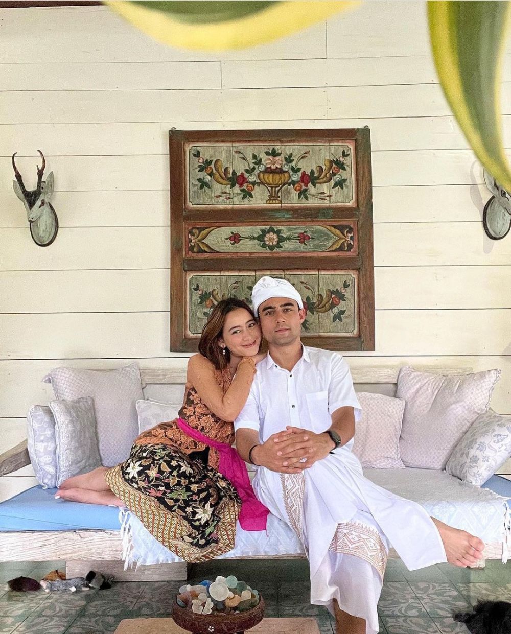 Seleb kepincut sahabat sendiri hingga menikah © 2023 brilio.net Seleb kepincut sahabat sendiri hingga menikah © 2023 brilio.net