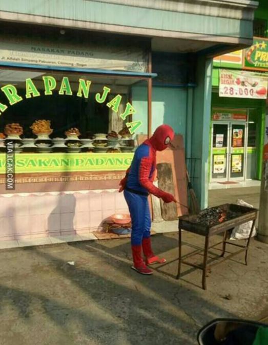 pedagang kocak kalau nggak ada pelanggan © berbagai sumber