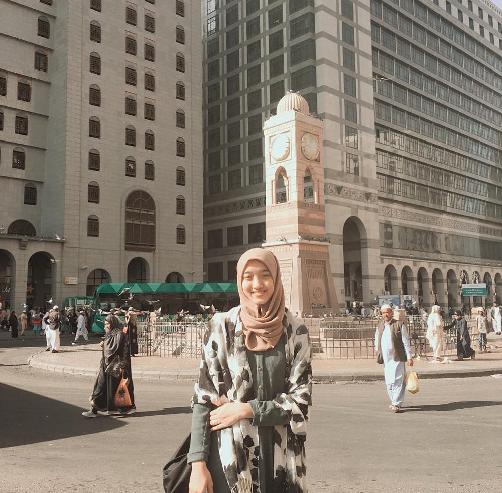 Pesona Aishameglio putri Duta Sheila on 7 yang jago badminton Berbagai sumber Pesona Aishameglio putri Duta Sheila on 7 yang jago badminton Berbagai sumber