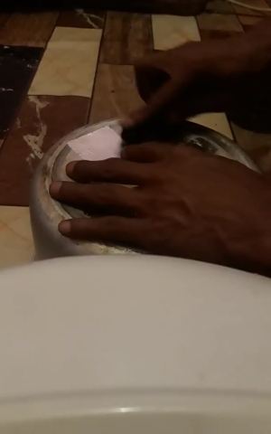 Cara sederhana menambal lubang panci rice cooker, cuma pakai satu alat dapur