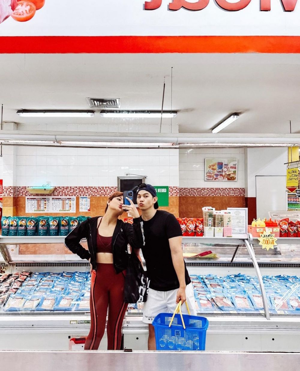 Kebersamaan Awkarin dan Alden 'Masterchef' © 2023 brilio.net Kebersamaan Awkarin dan Alden 'Masterchef' © 2023 brilio.net