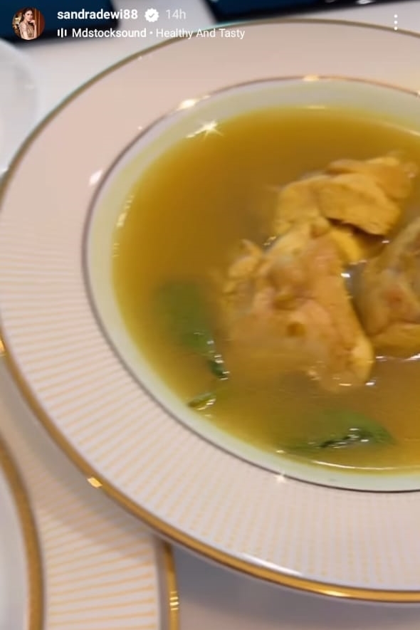 10 Menu makan Sandra Dewi untuk jaga tubuh sehat dan berat badan tetap stabil