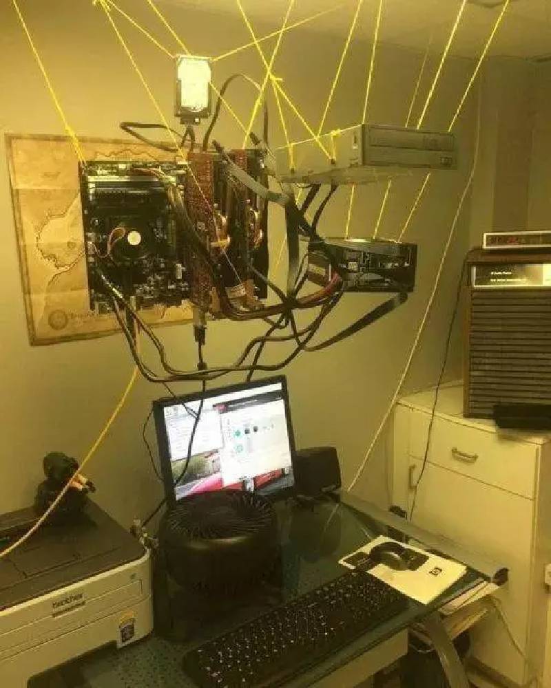 potret ruang kerja ini absurd © 2023 brilio.net potret ruang kerja ini absurd © 2023 brilio.net