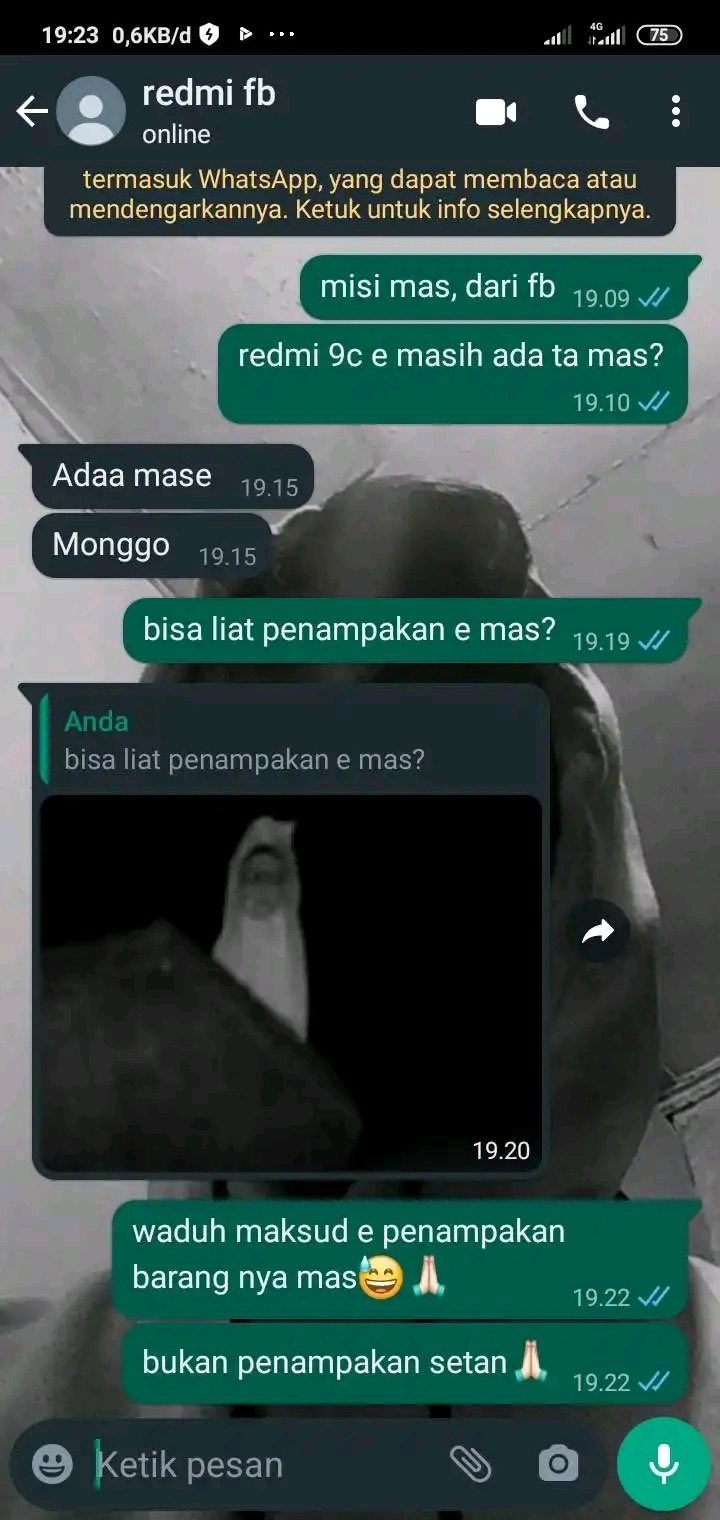 penjual online shop kirim pap foto ke pembeli © berbagai sumber penjual online shop kirim pap foto ke pembeli © berbagai sumber