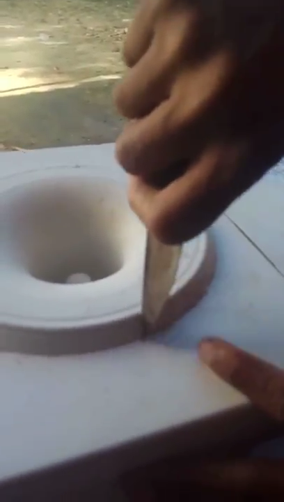 Cara bersihkan kerak membandel di bagian luar dispenser, kinclong seperti baru