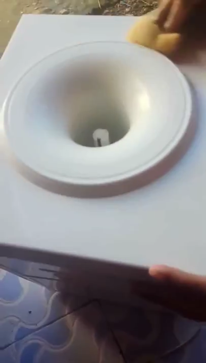 Cara bersihkan kerak membandel di bagian luar dispenser, kinclong seperti baru