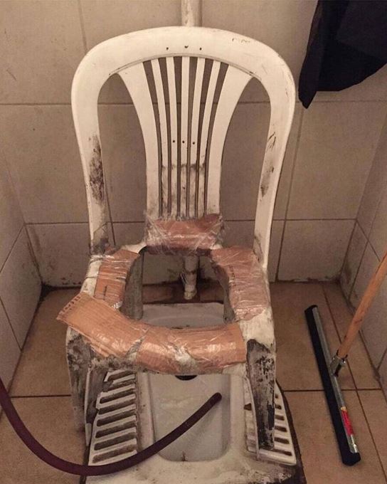 manfaatin kursi plastik nyeleneh banget caranya © berbagai sumber manfaatin kursi plastik nyeleneh banget caranya © berbagai sumber