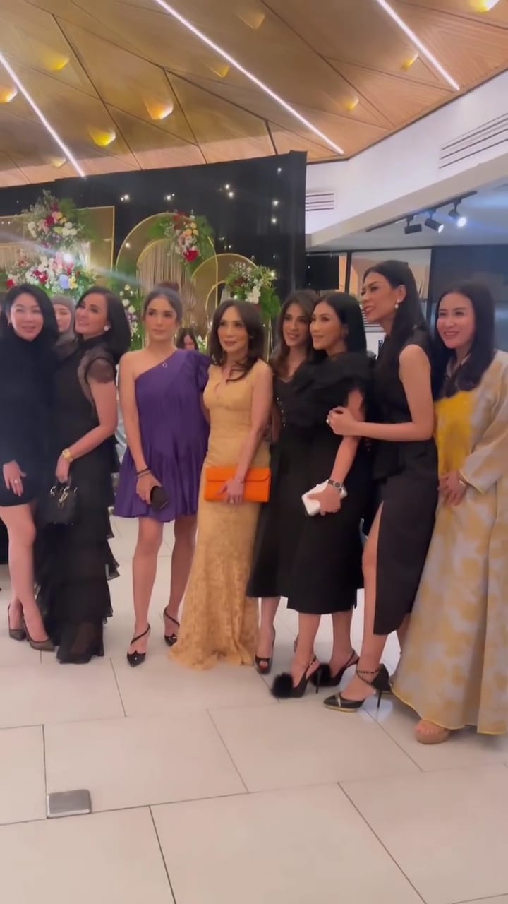 gaya ussy hadir ke kondangan sahabat © instagram