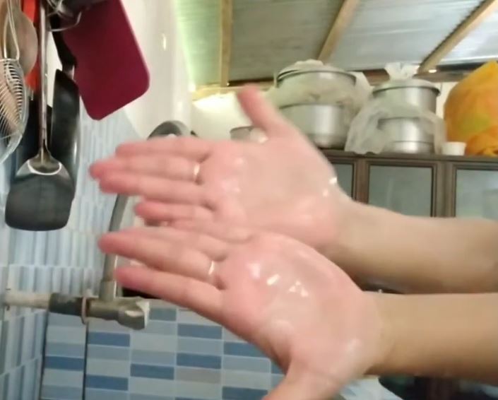 Cara melembutkan telapak tangan kering pakai 2 bahan dapur Berbagai sumber