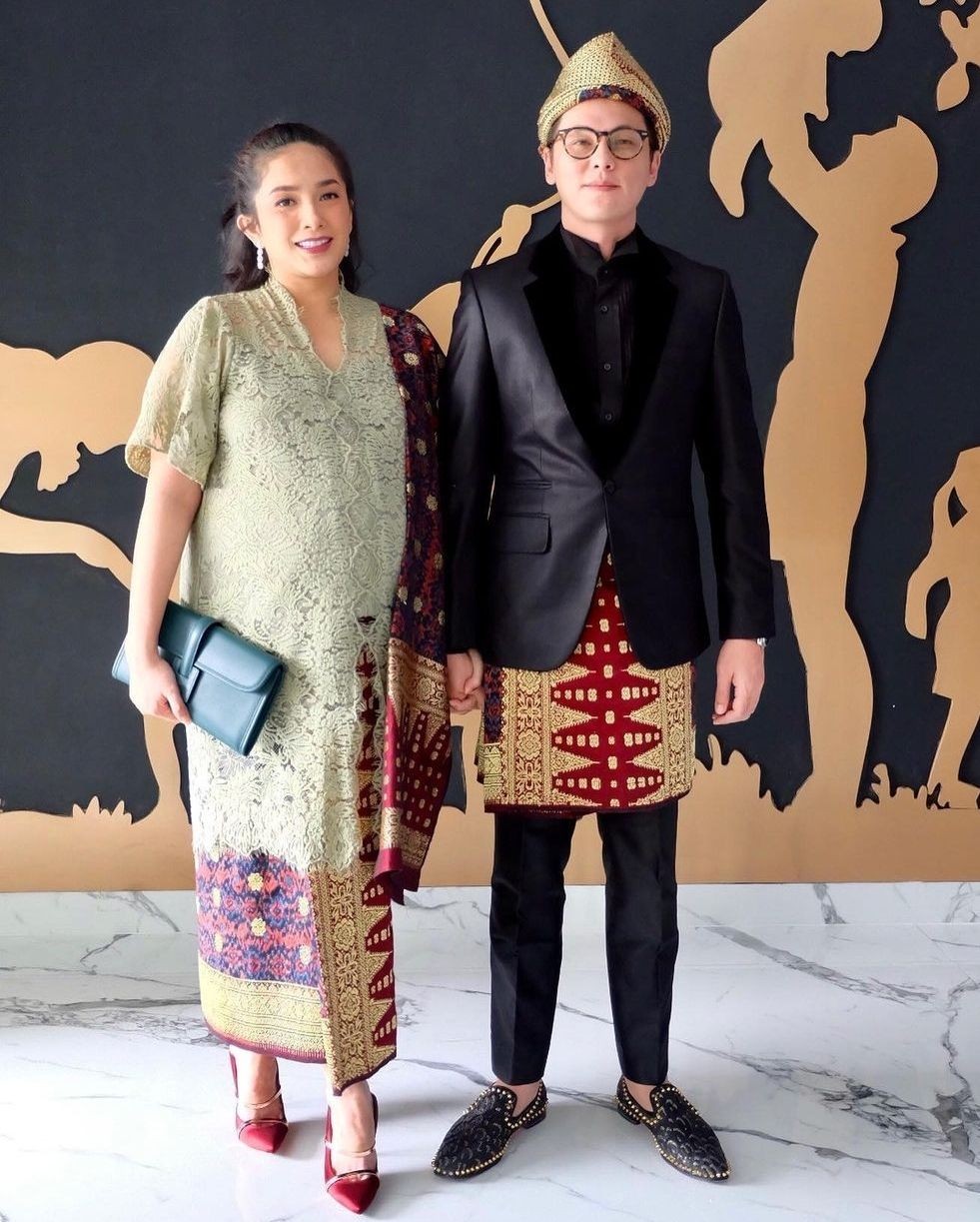 gaya Ussy kondangan © berbagai sumber gaya Ussy kondangan © berbagai sumber