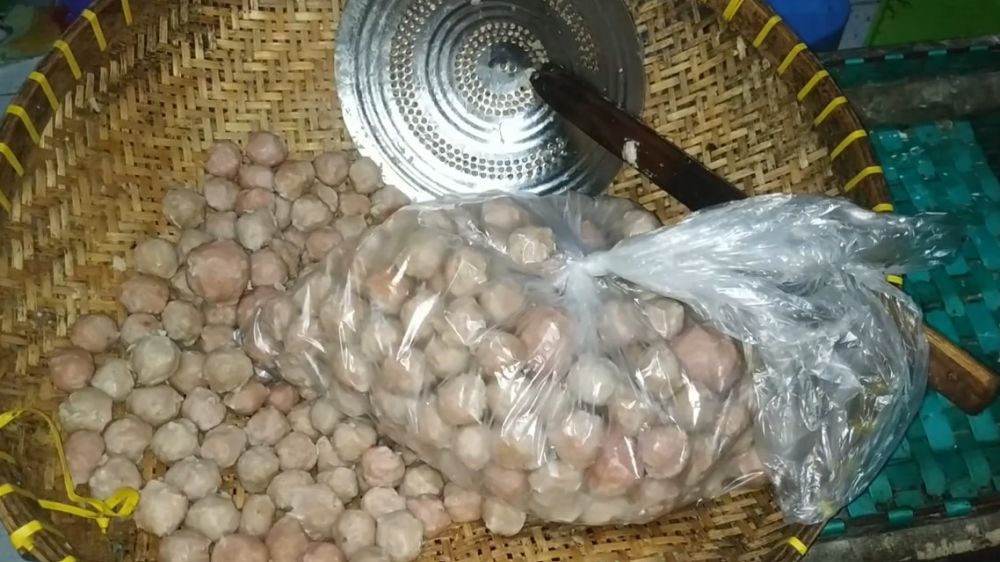 Tanpa divakum, ini trik menyimpan bakso agar awet dan tak berlendir sampai seminggu