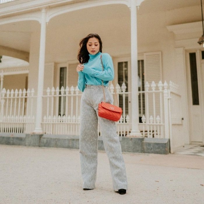 gaya seleb kenakan seharga 100 ribu © instagram gaya seleb kenakan seharga 100 ribu © instagram