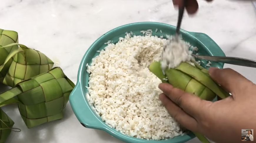 9 Trik bikin ketupat ketan santan yang pulen, hemat gas dan waktu