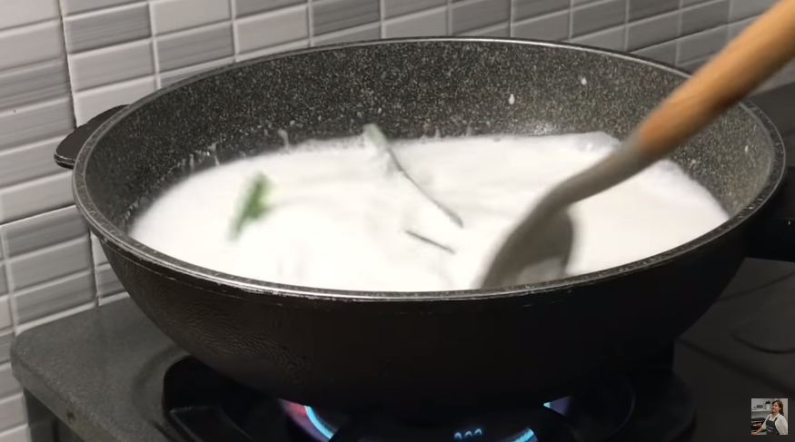 9 Trik bikin ketupat ketan santan yang pulen, hemat gas dan waktu