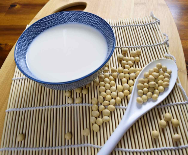 11 Manfaat susu kedelai untuk ibu hamil, cegah preeklamsia hingga diabetes gestasional