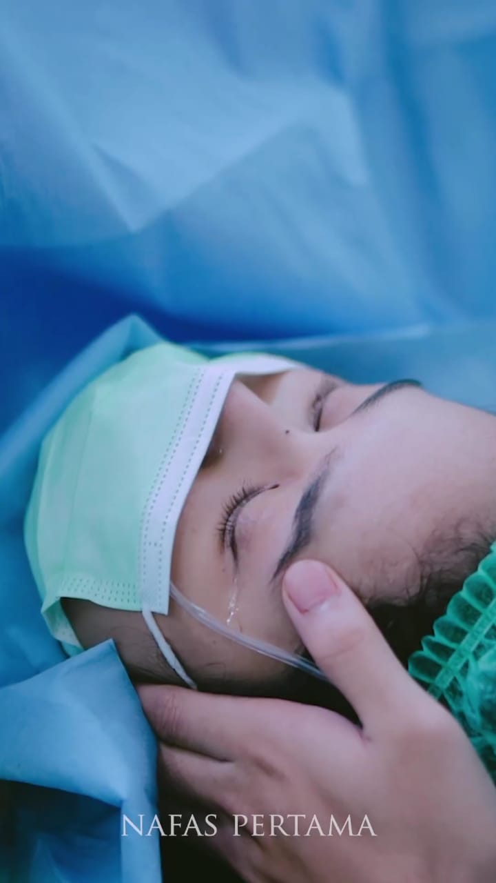 momen persalinan istri achmad megantara © instagram