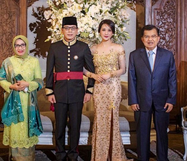 pernikahan seleb yang dihadiri menteri negara © 2022 berbagai sumber