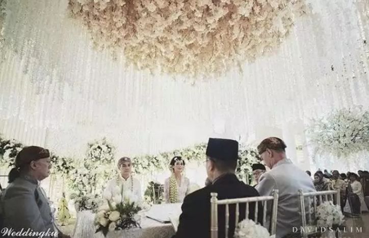 pernikahan seleb yang dihadiri menteri negara © 2022 berbagai sumber