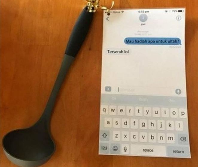 Chat lucu minta kado ulang tahun © 2022 berbagai sumber