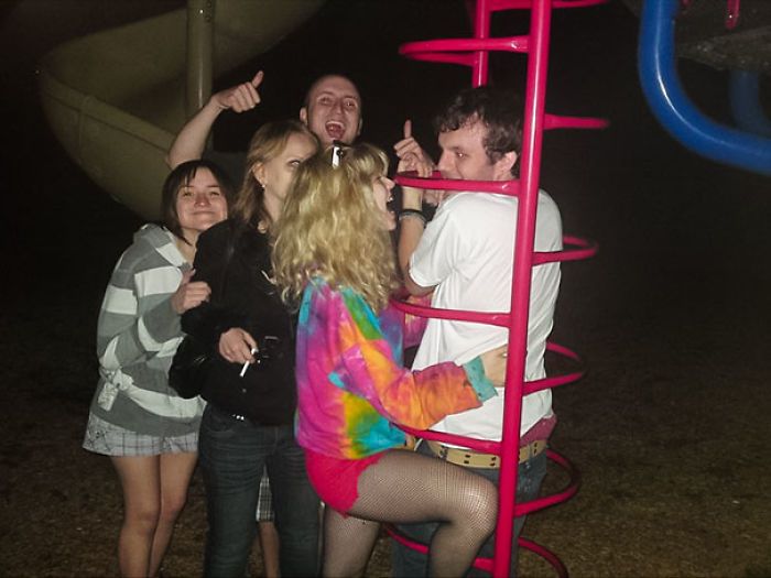 Potret apes orang tersangkut di wahana © 2023 brilio.net