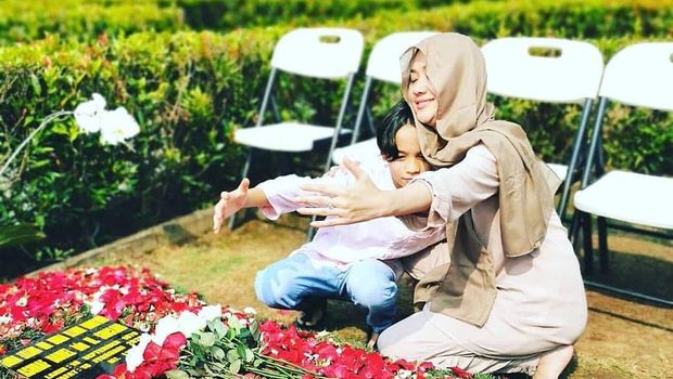 Bunga Citra Lestari mengenang mendiang suami © Instagram