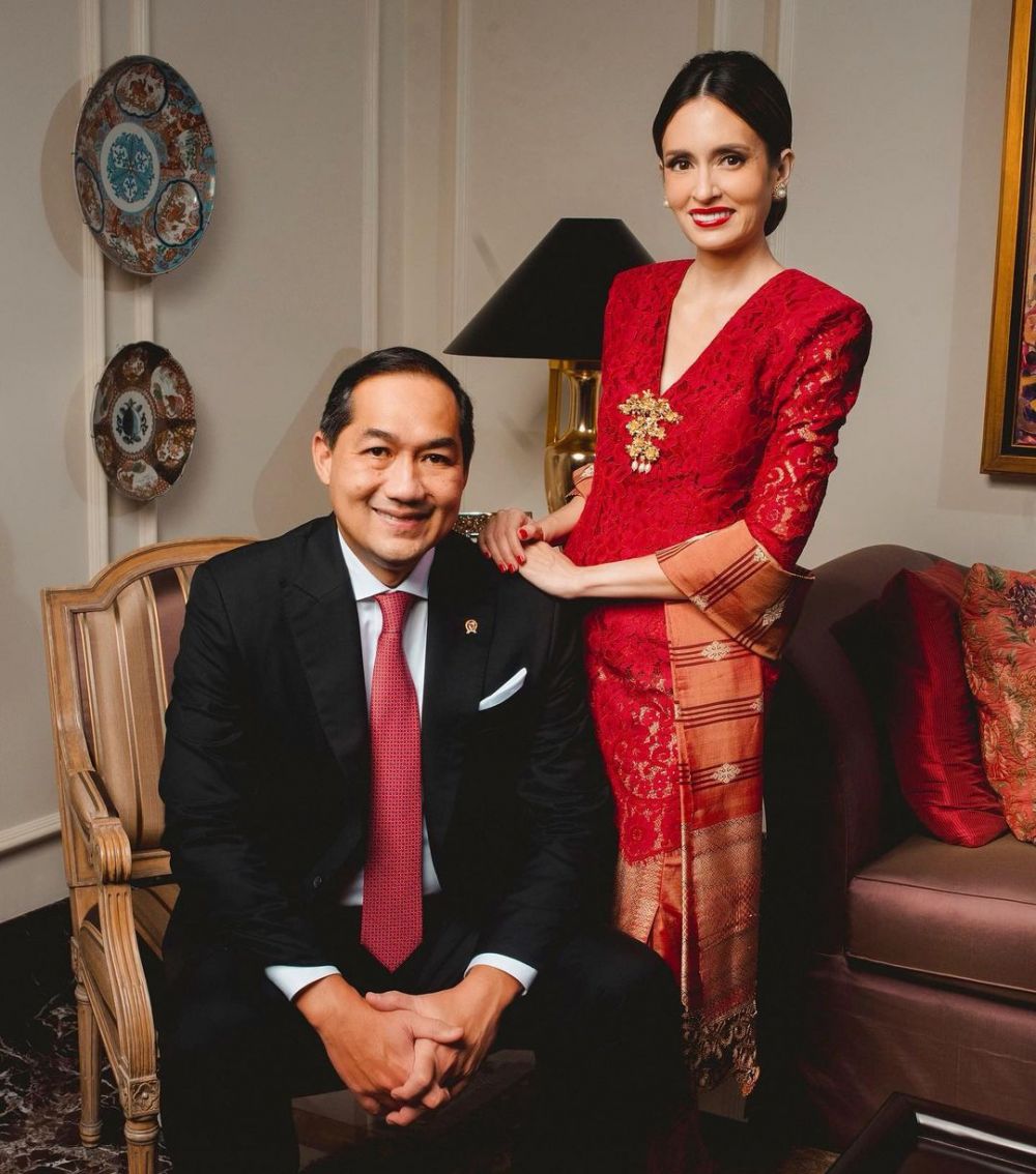 Model video klip Cukup Siti Nurbaya Dewa 19 kini jadi istri pejabat, intip 11 transformasinya