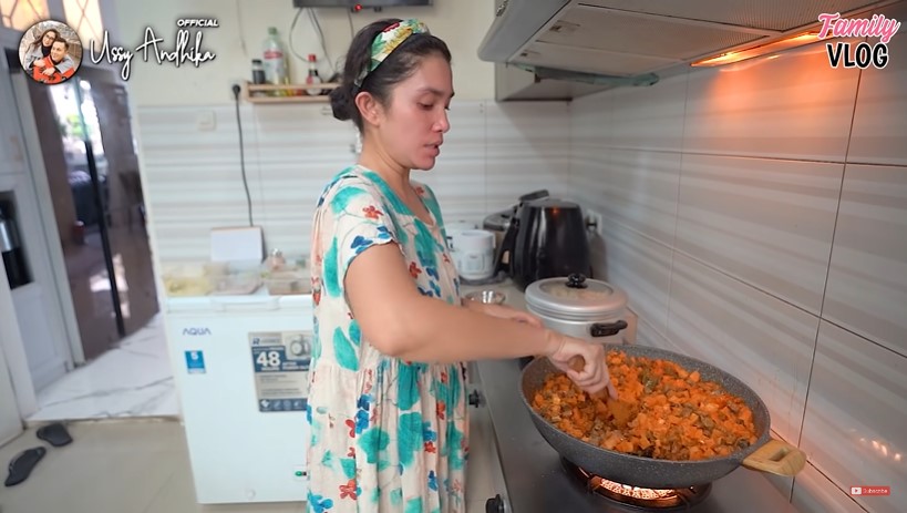 10 Inspirasi sayur ala Ussy Sulistiawaty, cita rasa sederhana khas rumahan