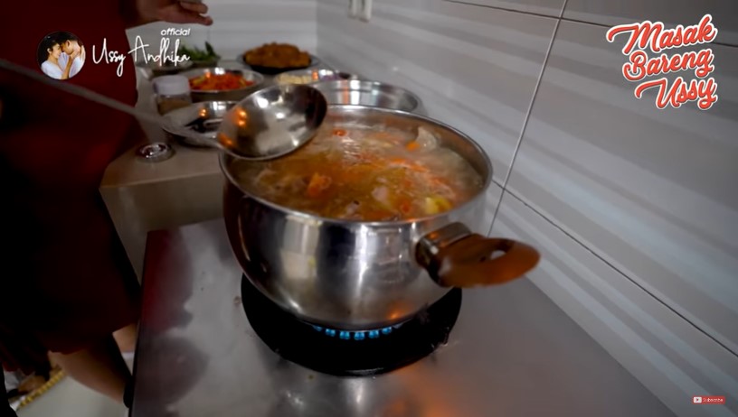 10 Inspirasi sayur ala Ussy Sulistiawaty, cita rasa sederhana khas rumahan