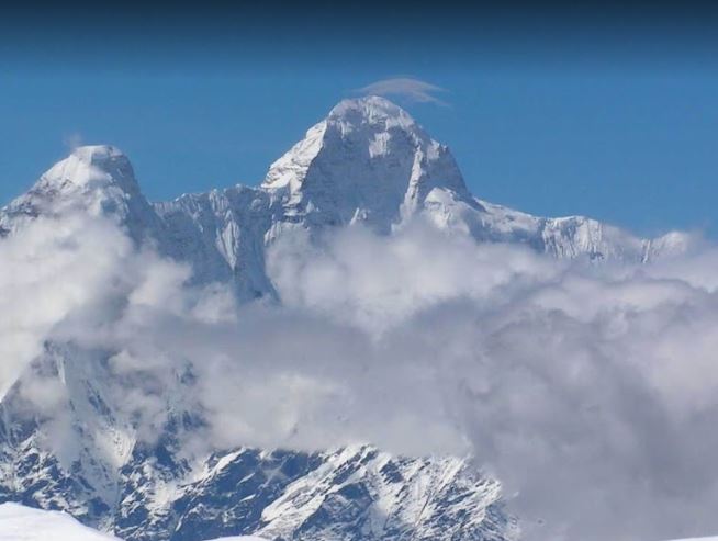 gunung di Papua ini ternyata puncaknya dilapisi salju Google Earth