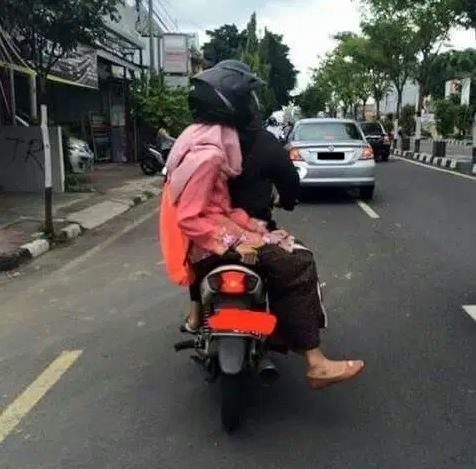posisi duduk ini cuma cewek yang paham © berbagai sumber