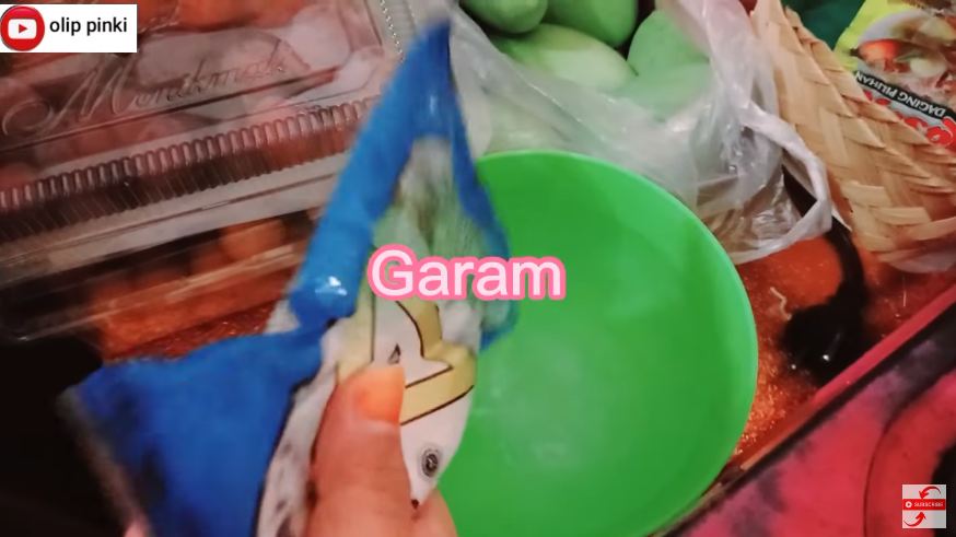 Cuma pakai 1 bahan dapur, ini cara hilangkan lapisan lilin pada anggur