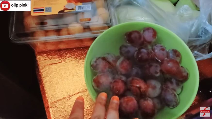 Cuma pakai 1 bahan dapur, ini cara hilangkan lapisan lilin pada anggur