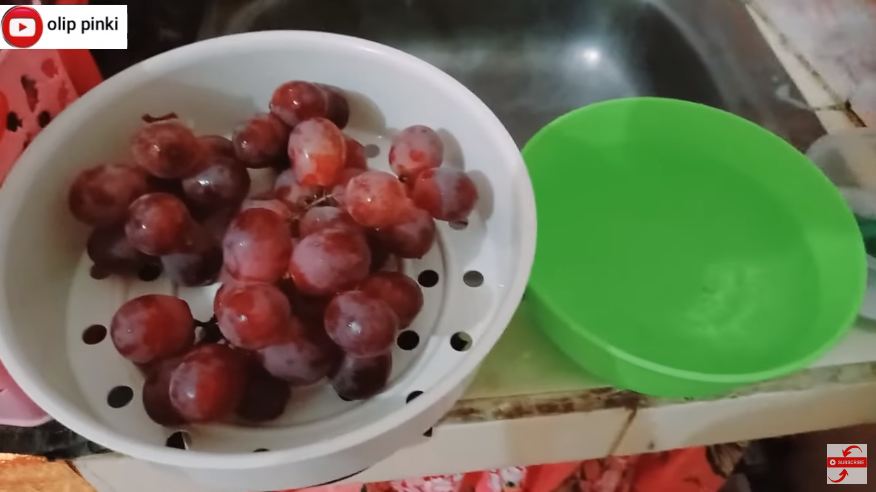 Cuma pakai 1 bahan dapur, ini cara hilangkan lapisan lilin pada anggur