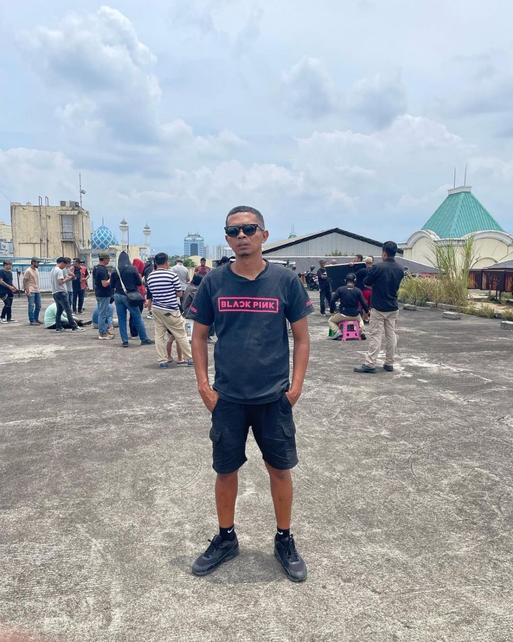 potret kompak pemeran Alex di sitkom suami-suami takut istri bareng keluarga © berbagai sumber potret kompak pemeran Alex di sitkom suami-suami takut istri bareng keluarga © berbagai sumber