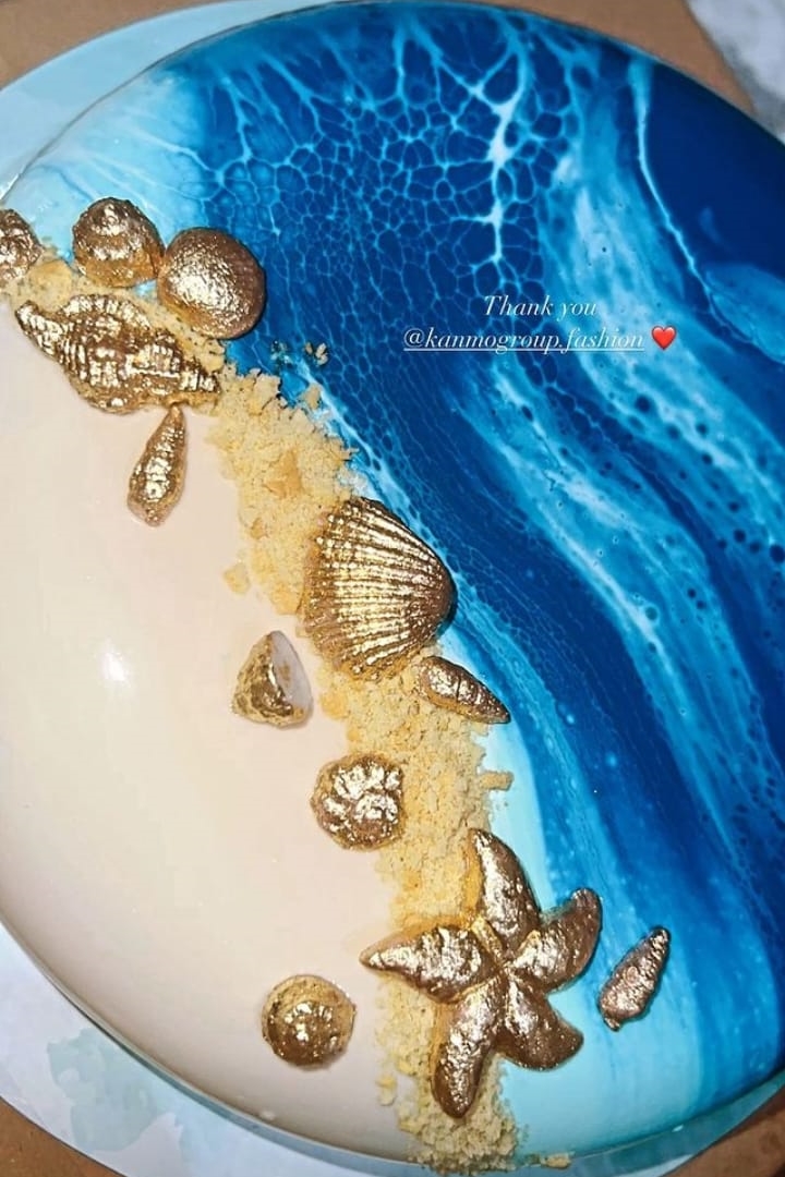 8 Potret kue ulang tahun Febby Rastanty ke-27 ini kece dan elegan, bikin nggak tega makan