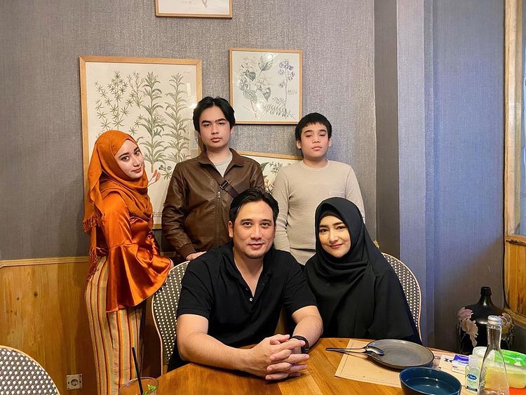 Cindy Fatikasari dan Tengku Firmansyah Dewa 19 © berbagai sumber