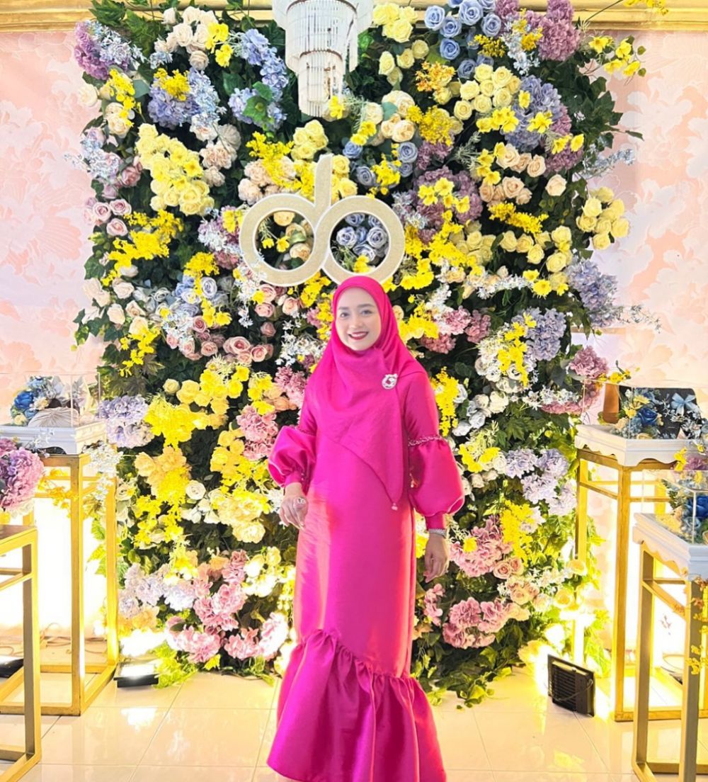 Nuri Maulida kini jadi istri pejabat dan tinggalkan dunia akting © 2023 brilio.net Nuri Maulida kini jadi istri pejabat dan tinggalkan dunia akting © 2023 brilio.net