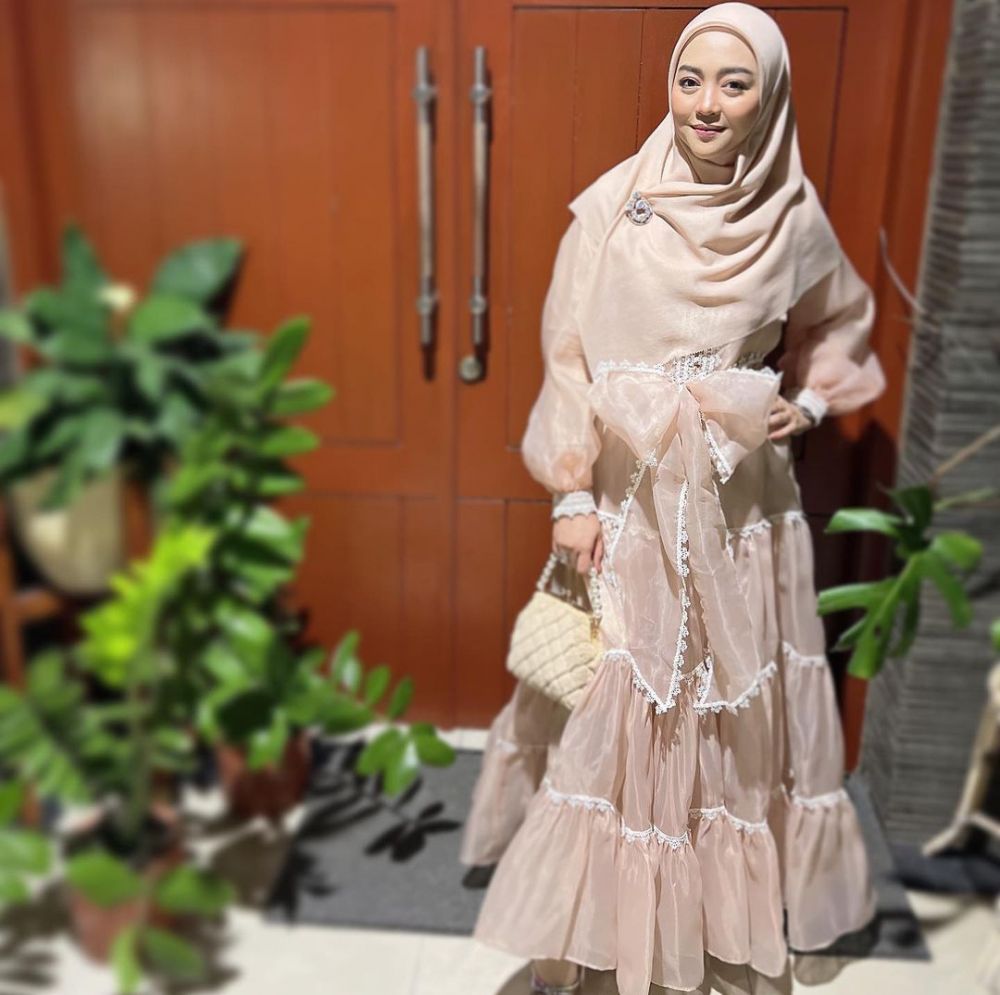 Nuri Maulida kini jadi istri pejabat dan tinggalkan dunia akting © 2023 brilio.net Nuri Maulida kini jadi istri pejabat dan tinggalkan dunia akting © 2023 brilio.net