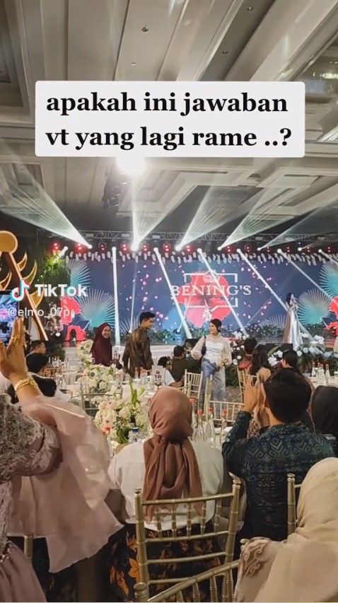 Bunga Zainal Ria Ricis © berbagai sumber Bunga Zainal Ria Ricis © berbagai sumber