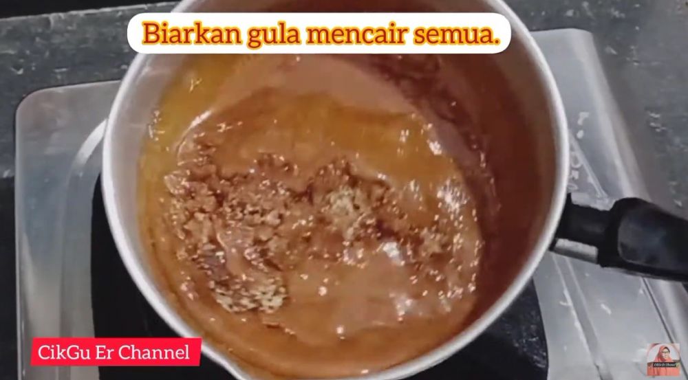 7 Cara membuat gula karamel cair untuk bolu sarang semut supaya tidak pahit dan warnanya cantik