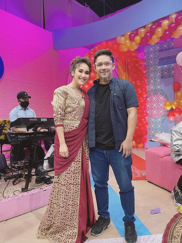 momen seleb bertemu mantan kekasih saat sekolah © instagram