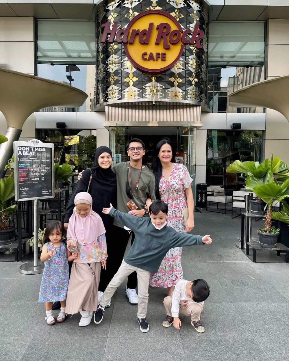 deretan seleb buktikan banyak anak tak membuat cepat tua © berbagai sumber