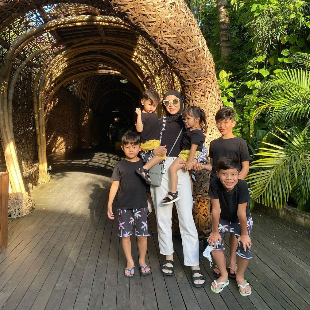 deretan seleb buktikan banyak anak tak membuat cepat tua © berbagai sumber