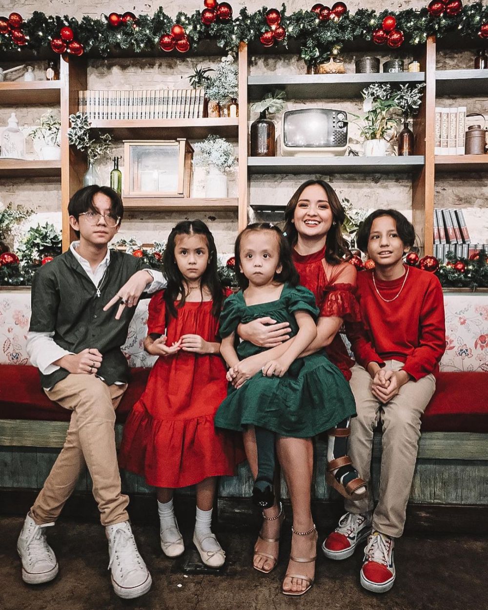 deretan seleb buktikan banyak anak tak membuat cepat tua © berbagai sumber