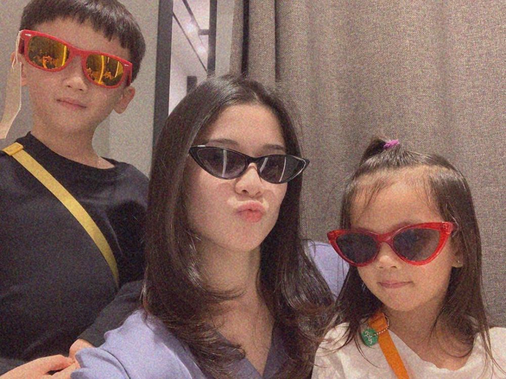 iris wullur momong anak © Instagram