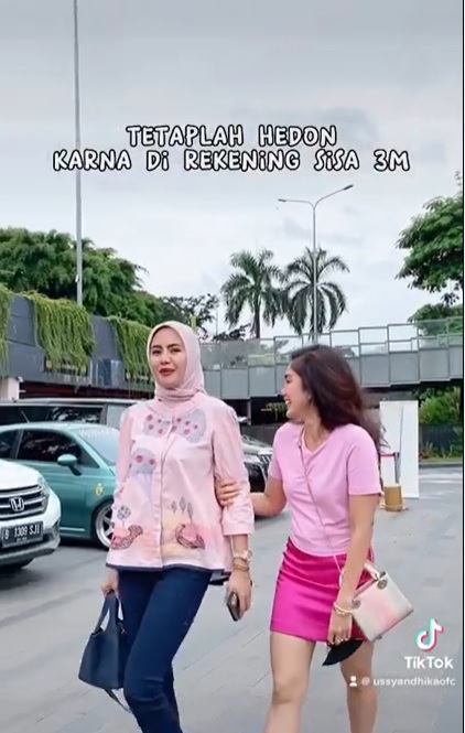 penampilan ussy sulistiawaty panen kritikan © berbagai sumber penampilan ussy sulistiawaty panen kritikan © berbagai sumber